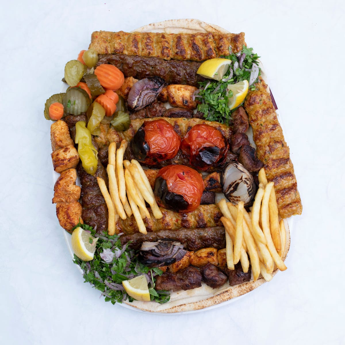 طبق مشاوي وسط
